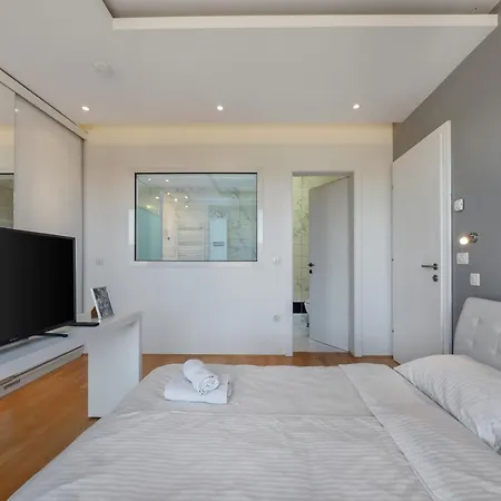 Contemporary Apartment With Rooftop Terrace In Maribor Exterior photo