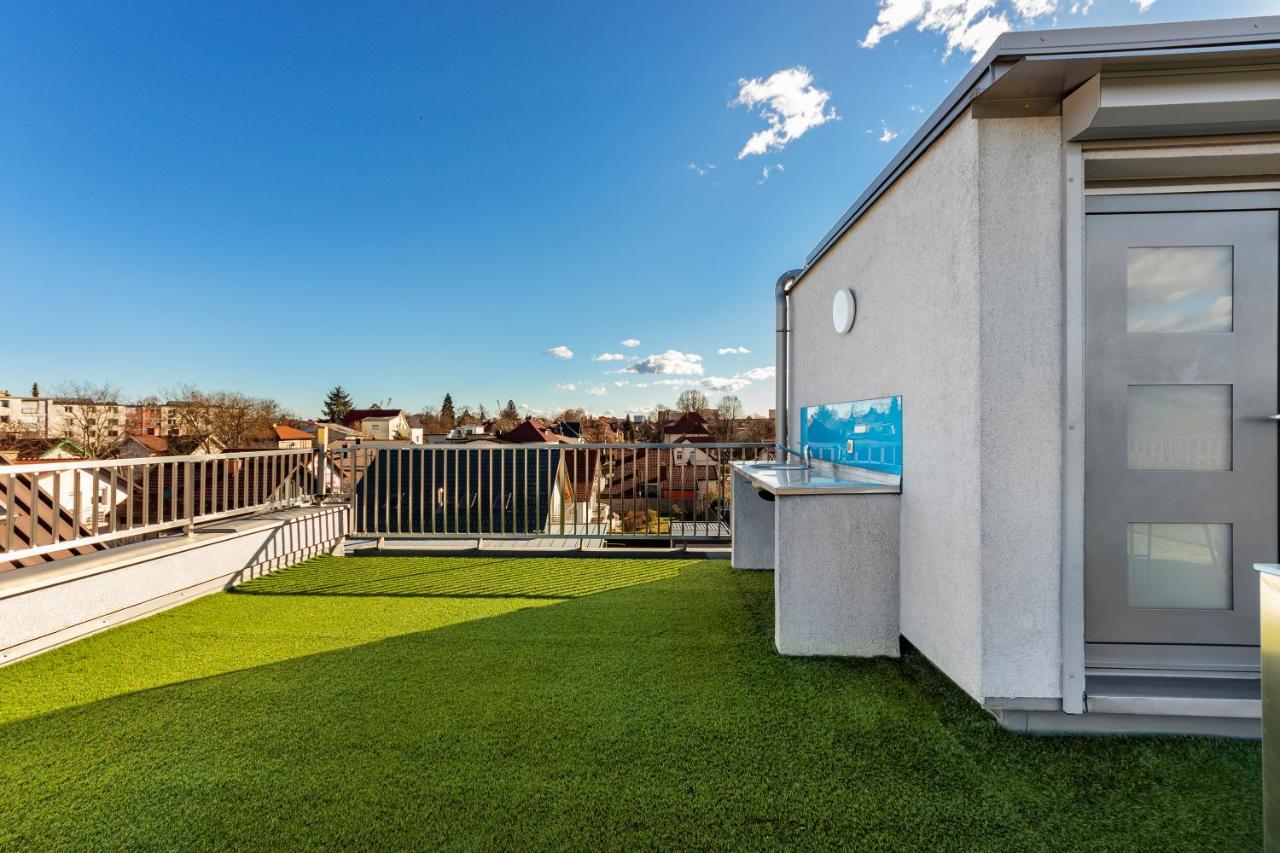 Apartment Contemporary With Rooftop Terrace In Maribor